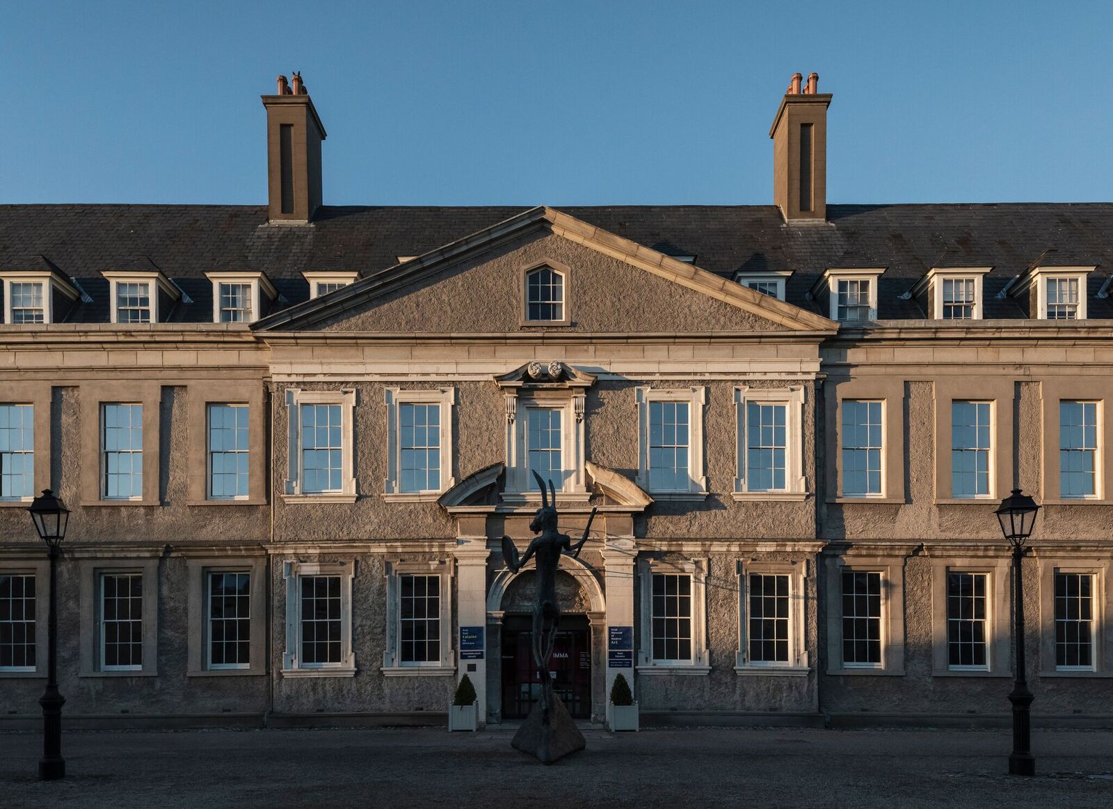 Áras Nua-Ealaíne na hÉireann